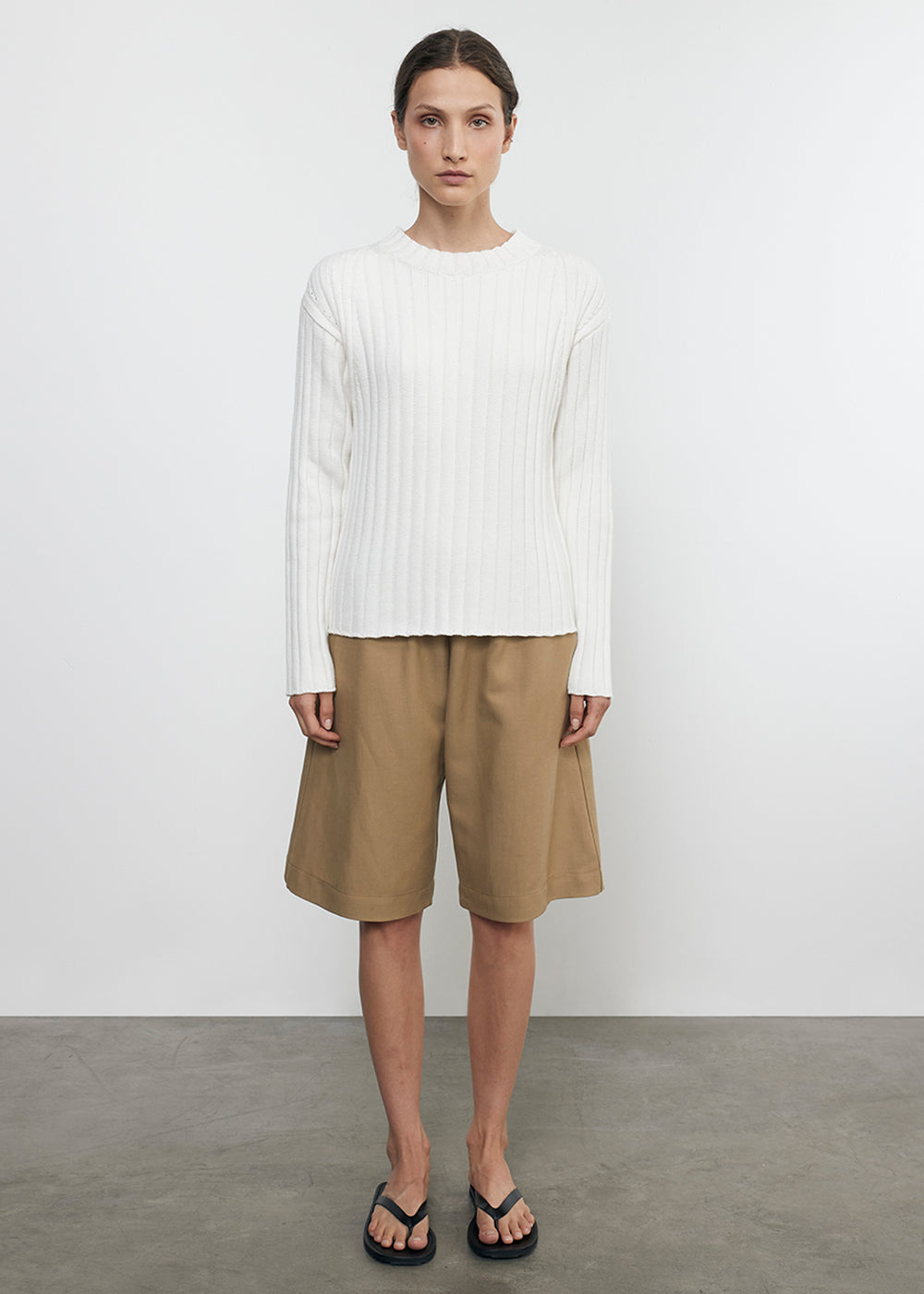 PANTS/SHORTS TWILL BERMUDA SHORT IN FATIGUE Enza Costa