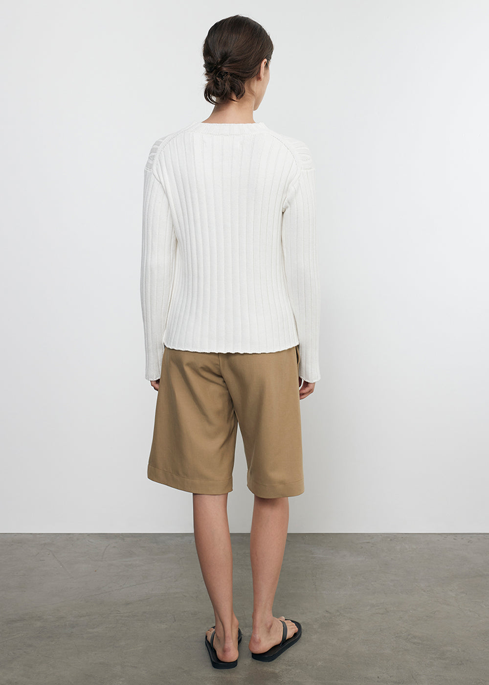 PANTS/SHORTS TWILL BERMUDA SHORT IN FATIGUE Enza Costa