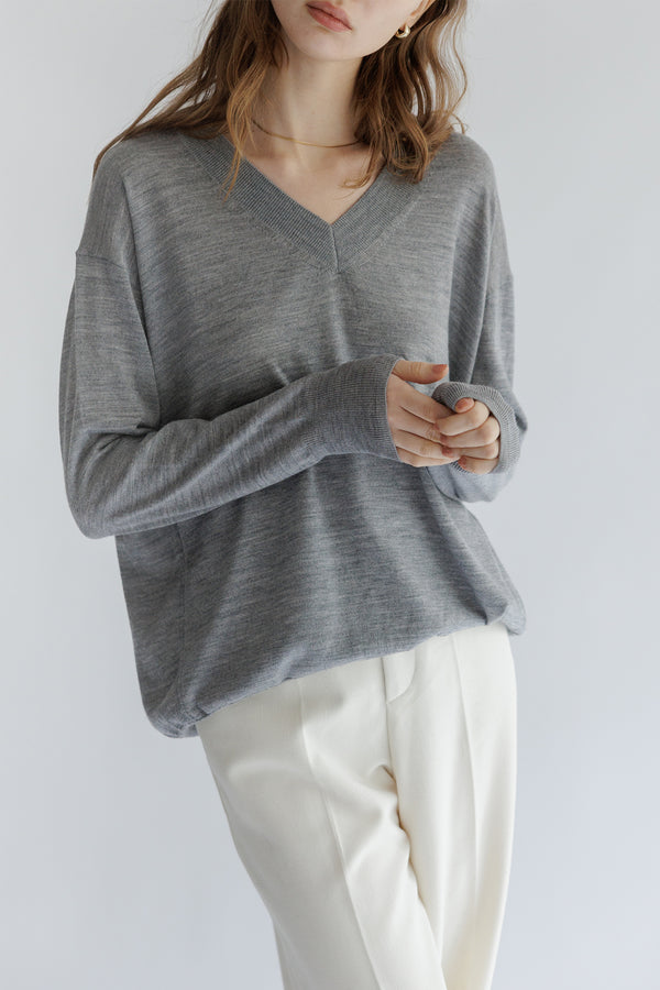 SWEATERS V-Neck Sweater in Light Grey CT Plage