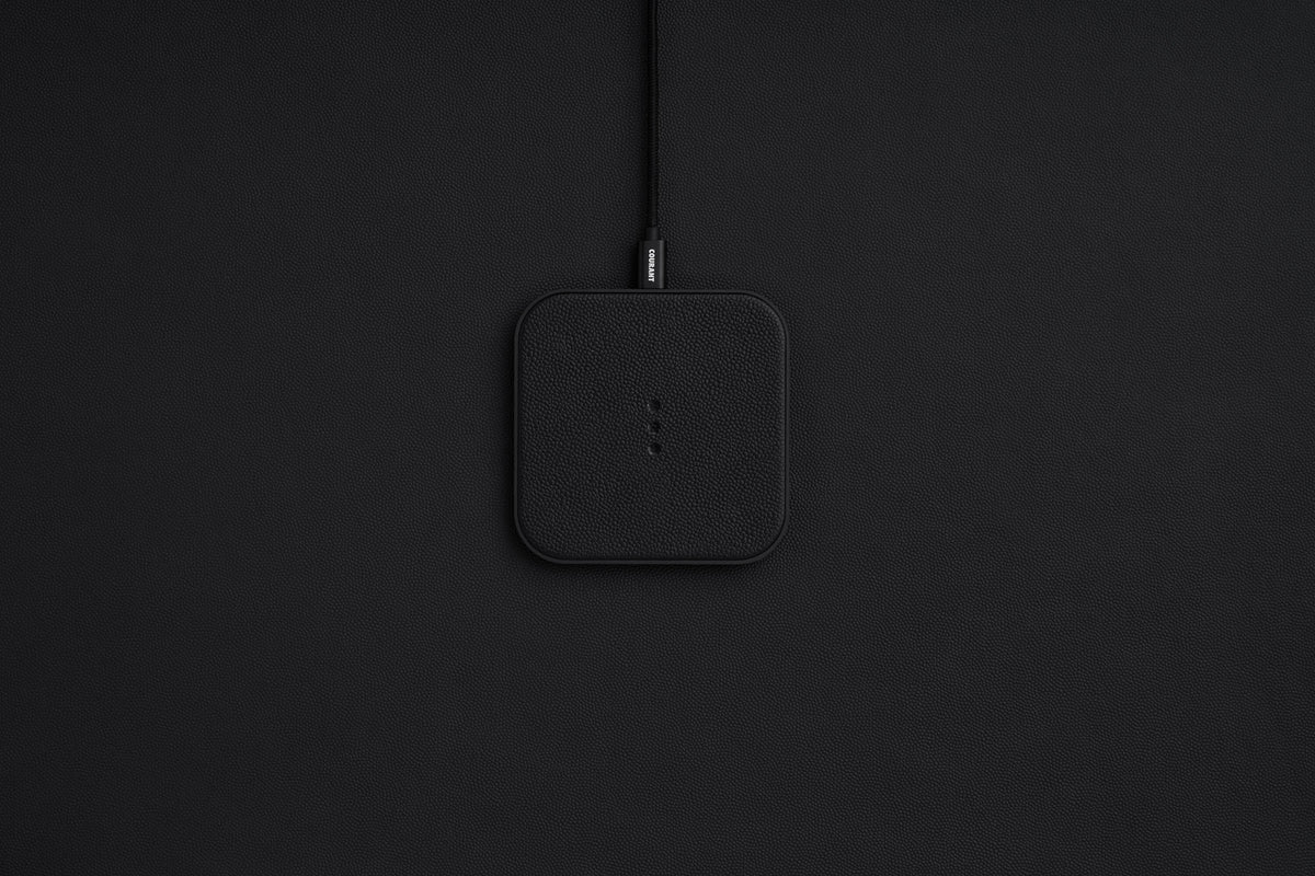 Tech Courant Charger Pad in Black Courant