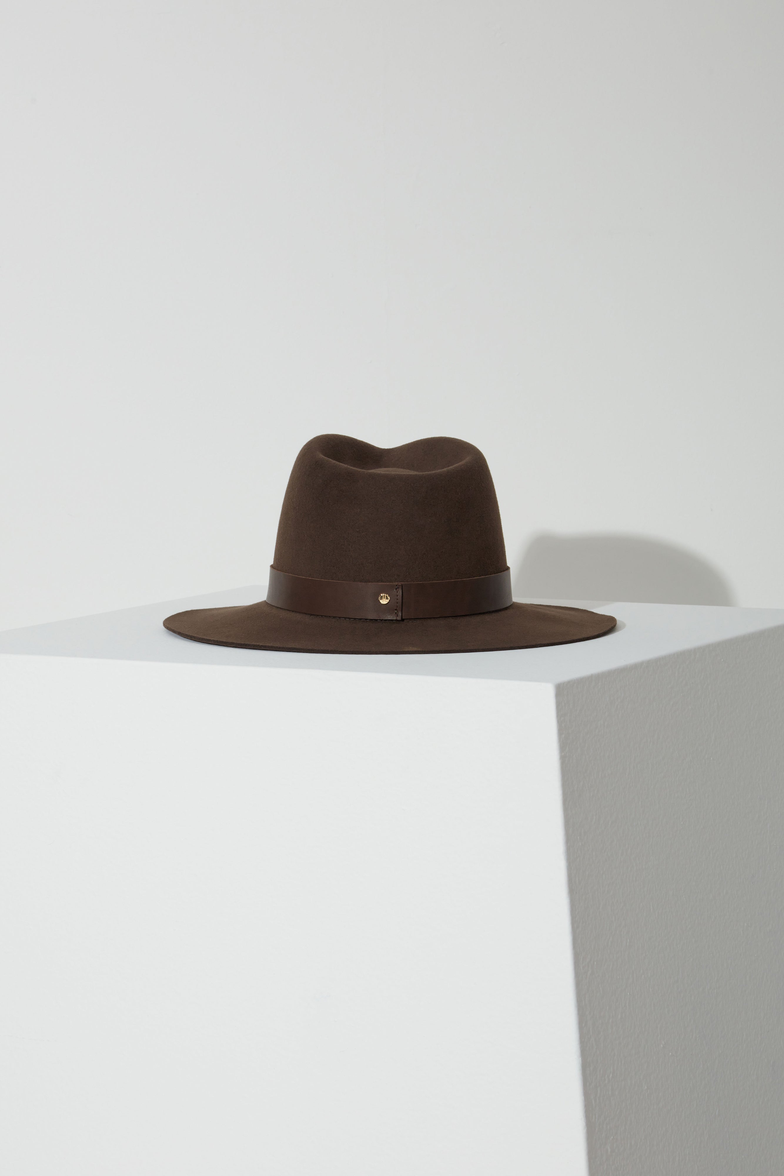 HATS Ross Hat in Chocolate Janessa Leone