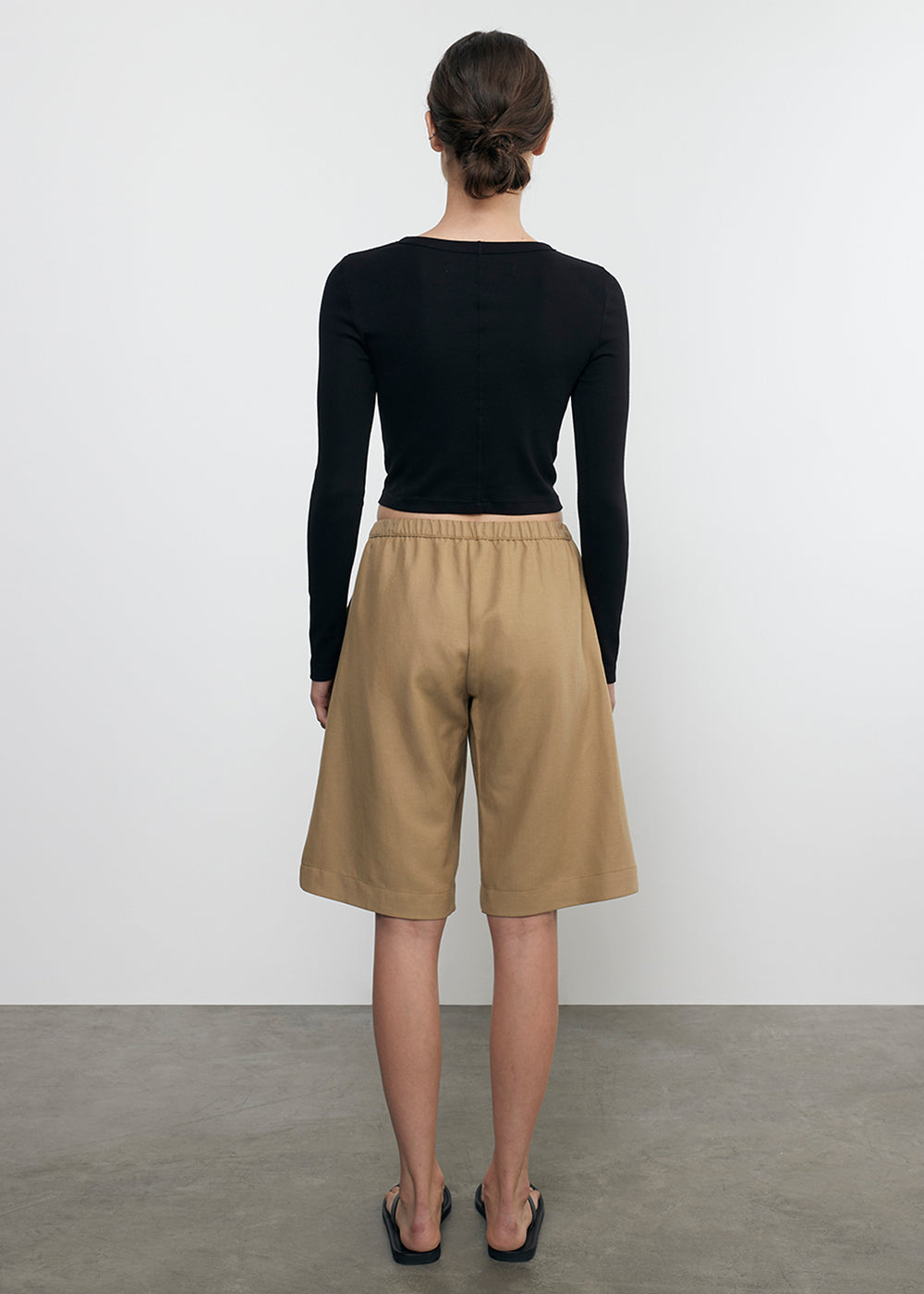 PANTS/SHORTS TWILL BERMUDA SHORT IN FATIGUE Enza Costa