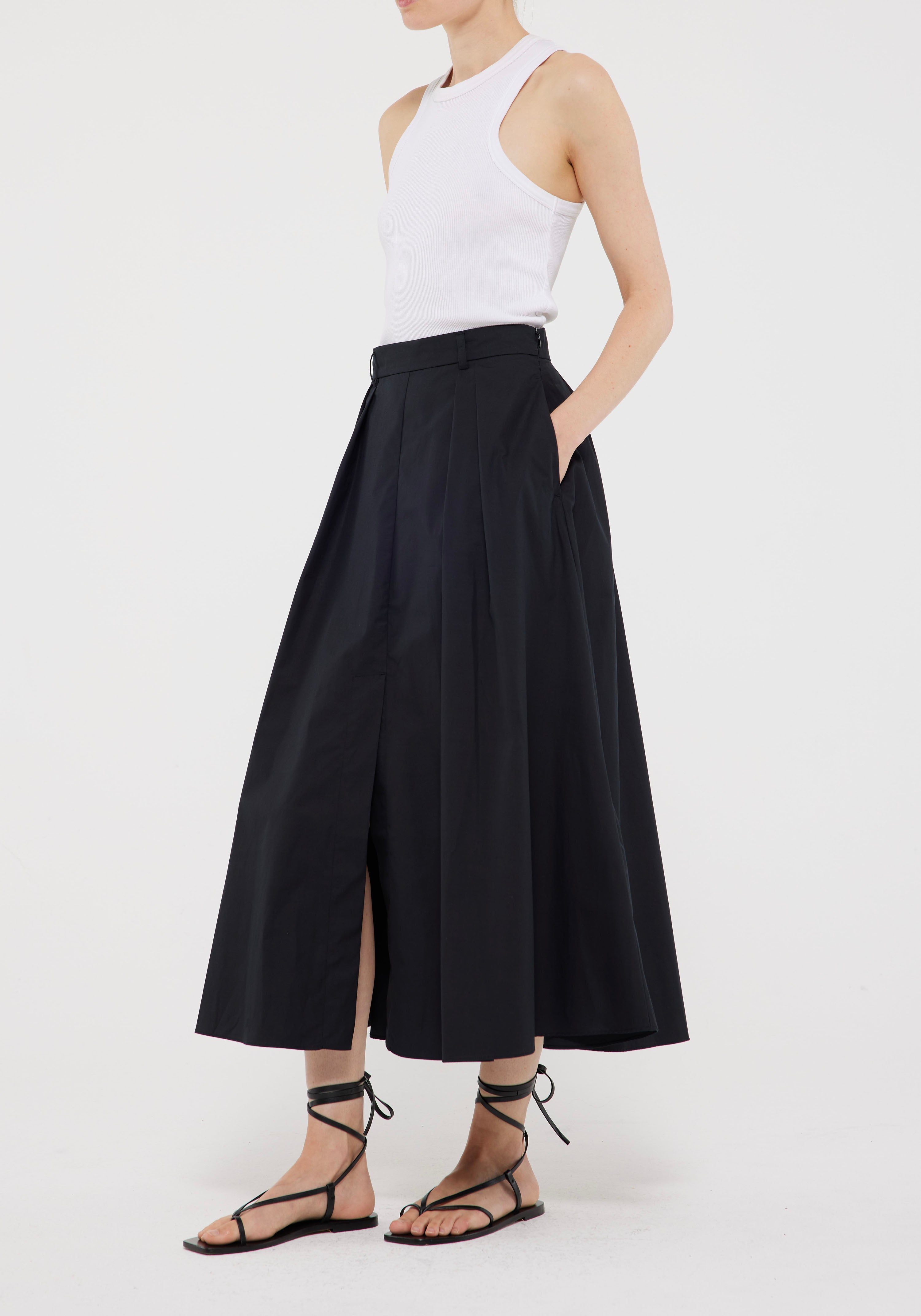 SKIRTS Wide Poplin Skirt in Noir Rohe