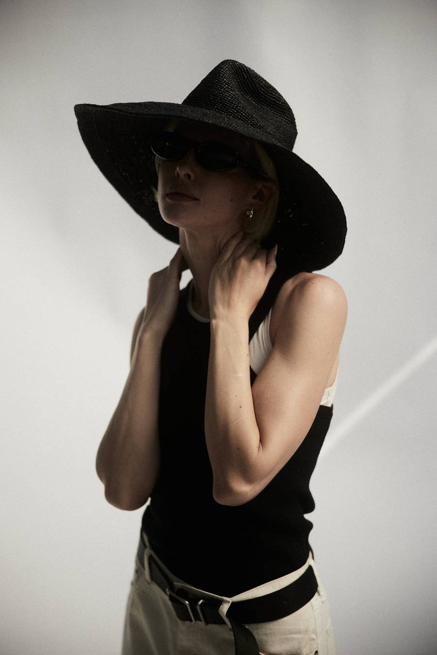 HATS WAVERLY HAT IN BLACK Janessa Leone