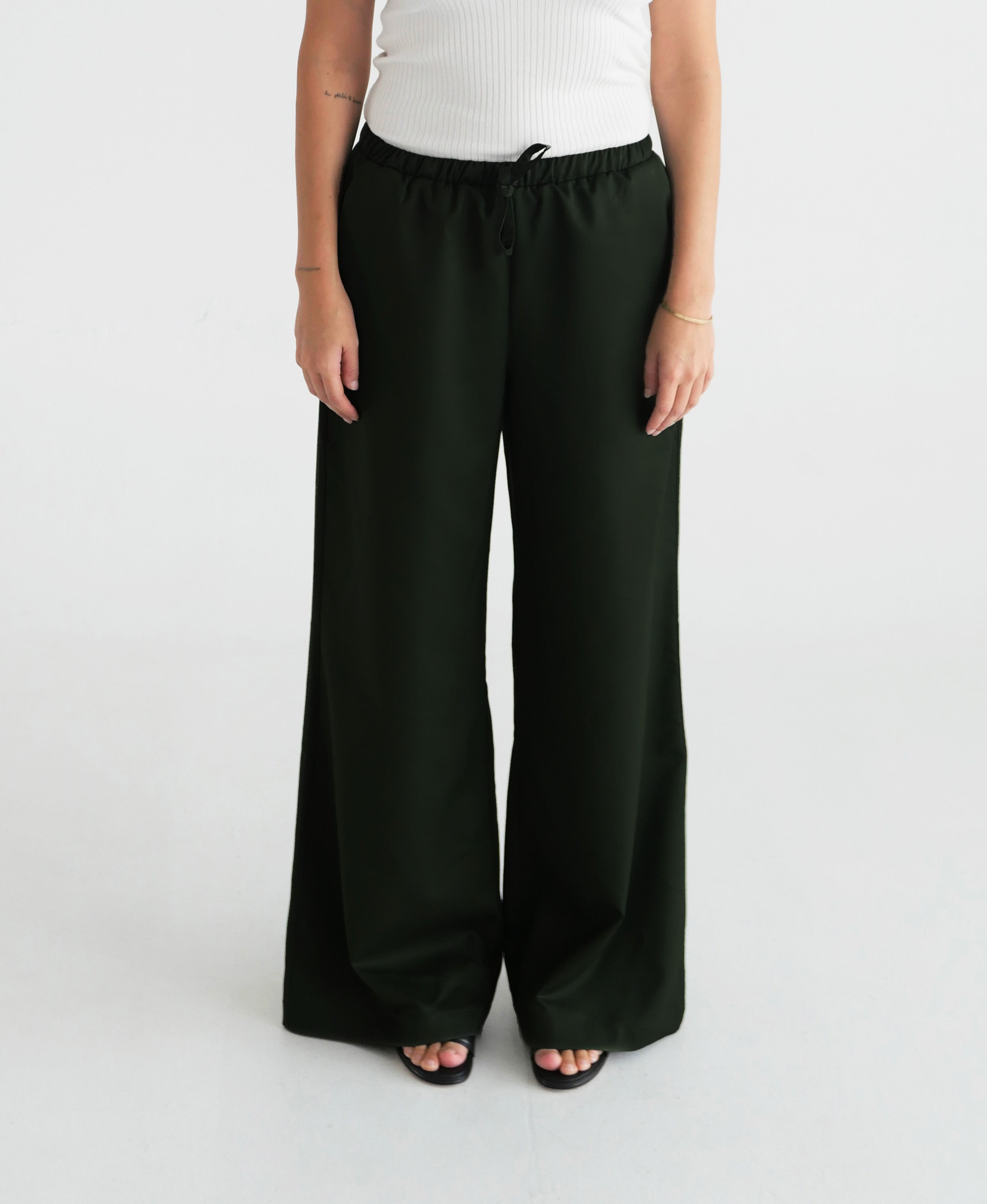 PANTS/SHORTS THE DRAWSTRING TROUSER IN BLACK Sloan