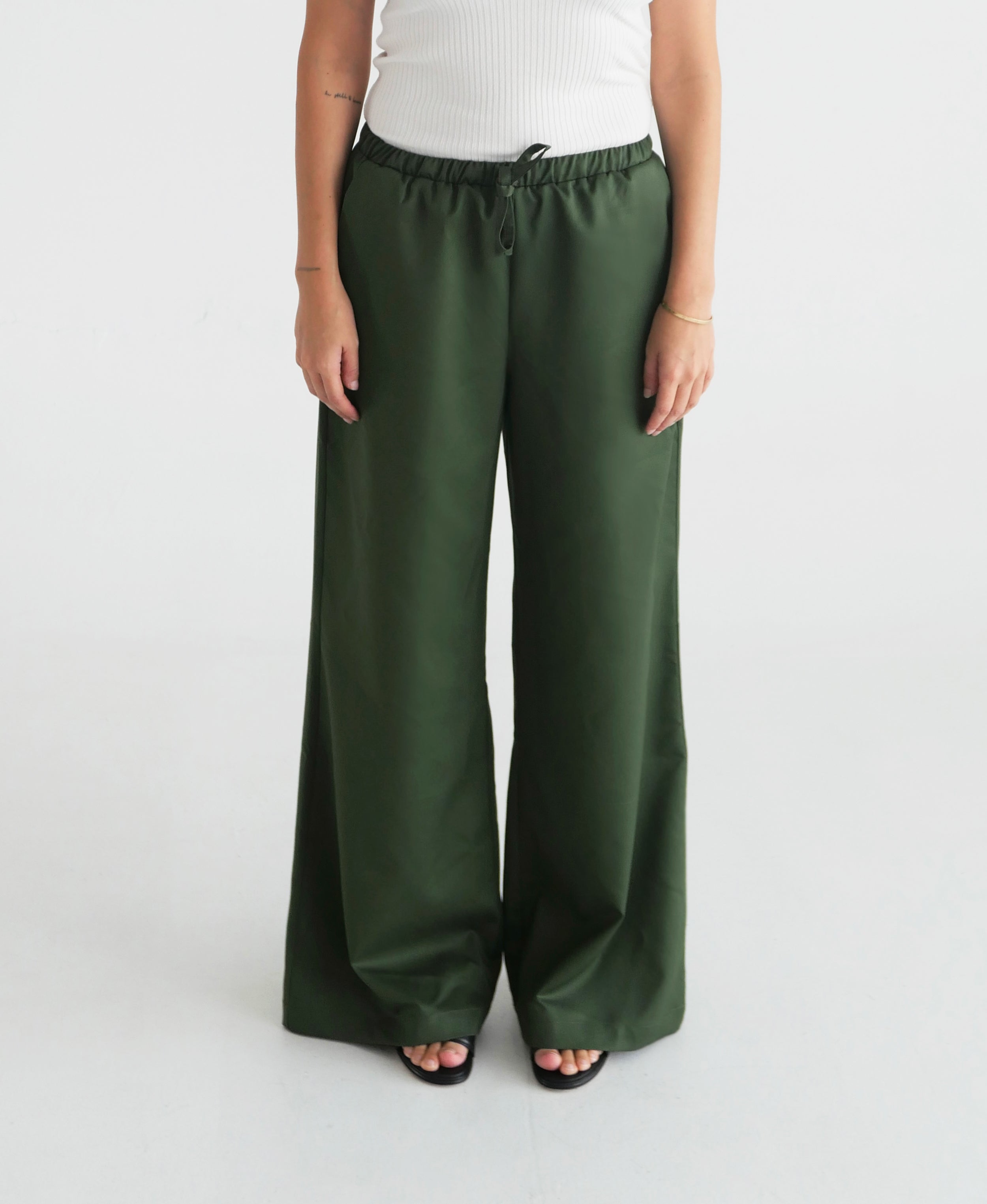 PANTS/SHORTS DRAWSTRING TROUSER IN GREEN Sloan