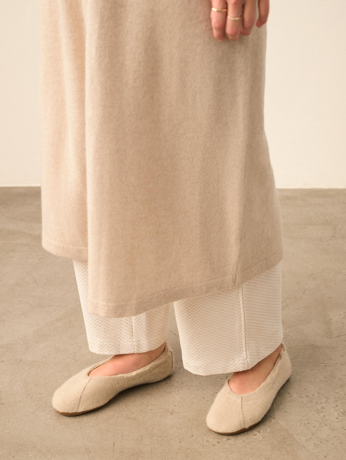 Slippers White & Warren Cashmere Slipper in Toffee White & Warren